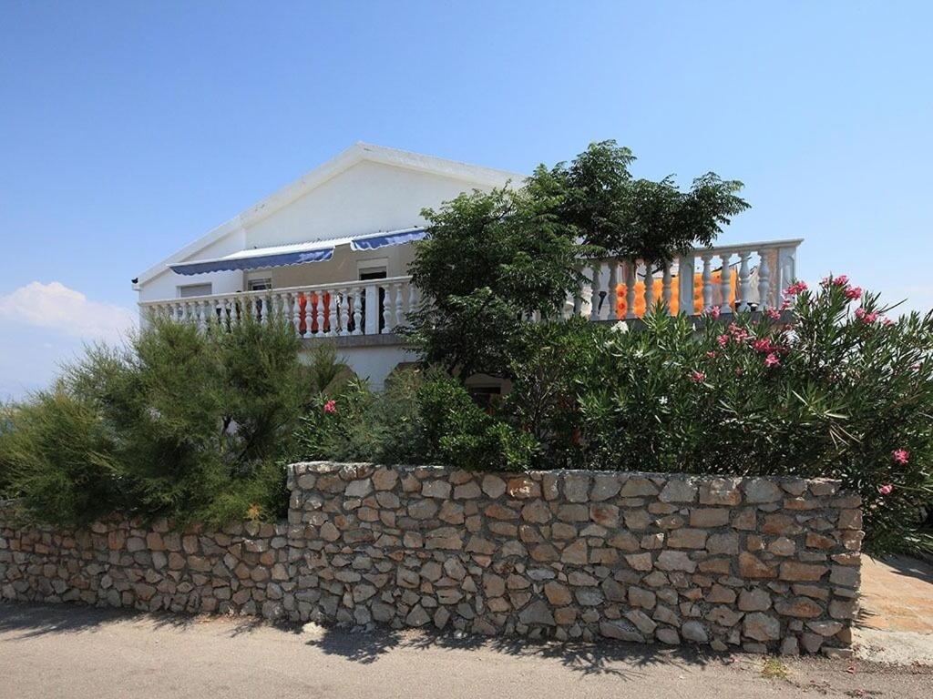 Apartments Rising Sun Vir Exterior photo